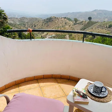Con Piscina Privada By At